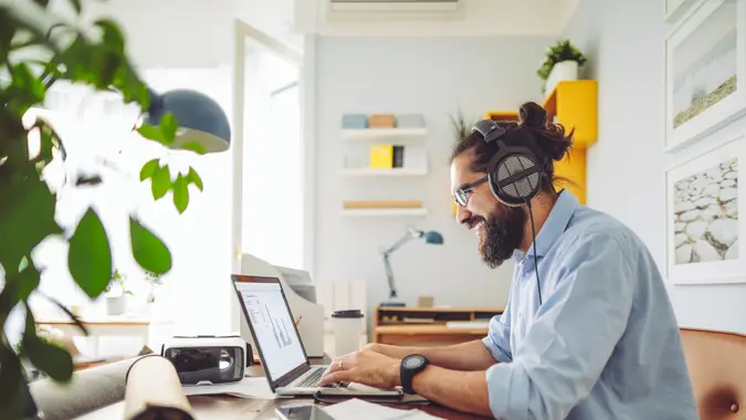 خدمات پرتقاضا در فایور